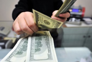 В Иране резко подешевел доллар