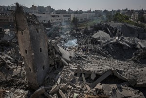 Мечеть, уничтоженная в результате двух авиаударов 2 августа 2014 года. 