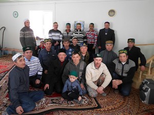 Участники семинара имамов Тевризского района в мечети Кипо-Кулары