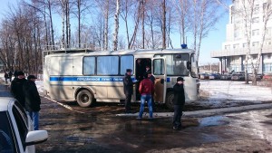 Автозак для верующих. Фото М.Ашимова