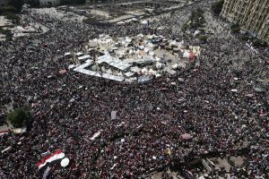 ITAR-TASS: CAIRO, EGYPT. JUNE 30, 2013. Demonstrators rally against the policy by President Mohammed Morsi (Mursi) in Cairos Tahrir Square on the first anniversary of his inauguration. (Photo ITAR-TASS / Denis Vyshinsky) Åãèïåò. Êàèð. 30 èþíÿ. Âî âðåìÿ äåìîíñòðàöèè îïïîçèöèè ïðîòèâ ïîëèòèêè ïðåçèäåíòà Åãèïòà Ìîõàììåäà Ìóðñè íà ïëîùàäè Òàõðèð. Ôîòî ÈÒÀÐ-ÒÀÑÑ/ Äåíèñ Âûøèíñêèé