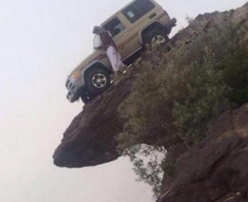 Саудовец шокировал общество смертельно опасным селфи