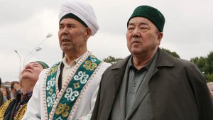 Глава ДУМ РБ Нурмухамет Нигматулин (слева)