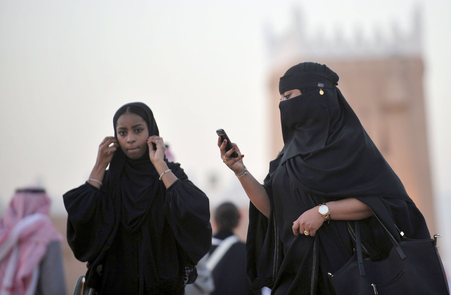 Саудовские женщины бросили вызов мужчинам
