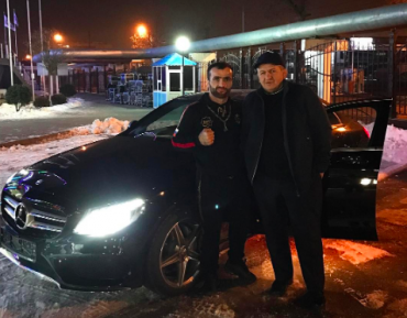 Кадыров подарок автомобиль Кадыров подарок автомобиль