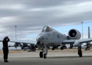 Кыргызстанцы требуют закрытия базы ВВС США