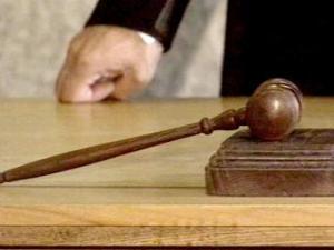 Судья: Таких свидетелей нам не надо