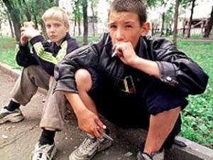 Каждый десятый школьник старше 9 лет употребляет алкоголь