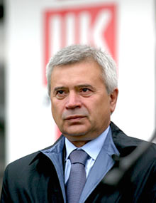 Вагит Алекперов: цены на бензин могут сохраниться до осени