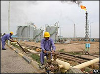 Иракское правительство привлекает иностранные инвестиции в нефтяную отрасль