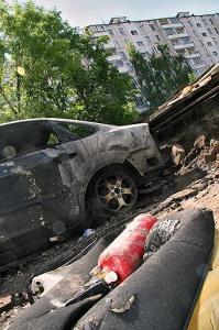 Неуловимый пироман сжег еще один автомобиль в Москве