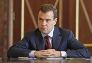 Медведев выделит на борьбу с кризисом 5 триллионов рублей