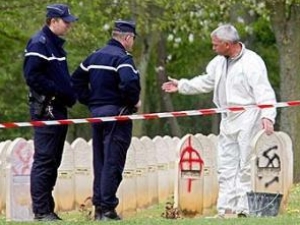 Во Франции осквернены могилы ветеранов-мусульман