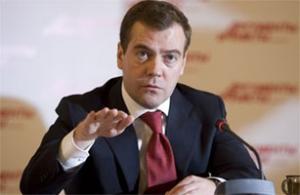 Президент Медведев запретил детям гулять без родителей