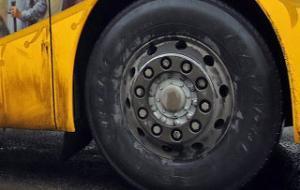 Автобус с российскими паломниками попал в аварию близ Баку