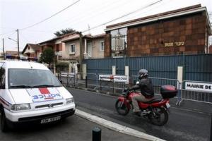 Во Франции в синагогу врезался горящий автомобиль