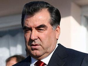 Эмомали Рахмон передумал отменять визит в Россию