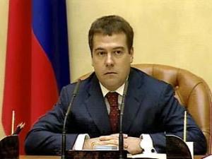 Медведев: Россия избежит дефолта благодаря политической стабильности