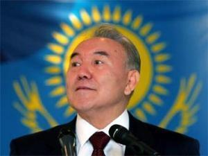 Казахстан начинает атаку на доллар