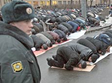 Автомобильное движение в Москве ограничено из-за мусульманского праздника