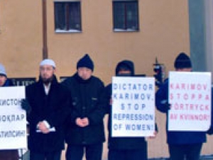 Швеция: узбекские беженцы провели акцию в защиту женщин-мусульманок