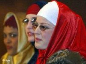 Бельгийские чиновники рекомендуют запретить носить хиджаб учителям