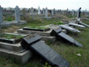В Челябинской области разгромлено мусульманское кладбище