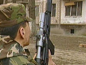 Спецназ штурмует укрытие приморских боевиков