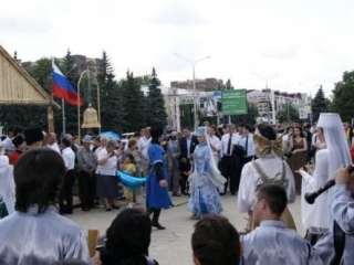 В Карачаево-Черкесии отметили два национальных праздника