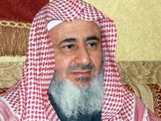 Шейх Абикан разрешил путешествовать женщине без махрама