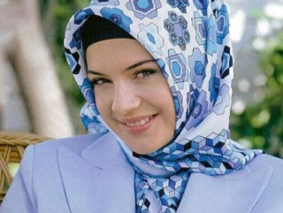 Глава Дагестана обещает не трогать хиджаб
