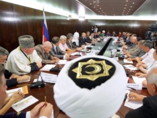В.Путин призвал "не раскачивать" межнациональную обстановку