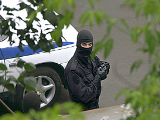 Чиновник обвиняется в совращении несовершеннолетних девушек