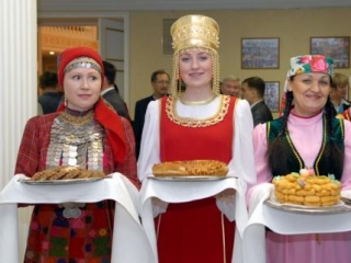 В бедах России виноваты инородцы — 41% питерской молодёжи