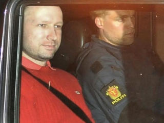 Врачи признали террориста Брейвика "нормальным"