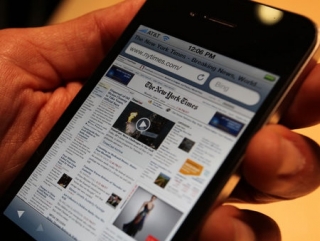 Замена дисплея iPhone 4: просто для специалиста, невыполнимо для дилетанта