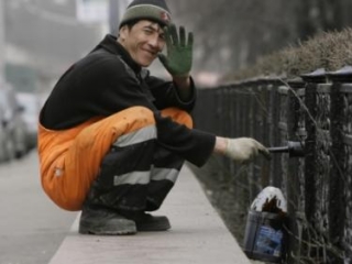 Бизнесмены раскошелятся на медстраховки для гастарбайтеров
