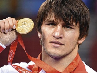 Олимпийского чемпиона задержали в мечети