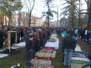 В Питере отмечают Курбан-байрам в разное время