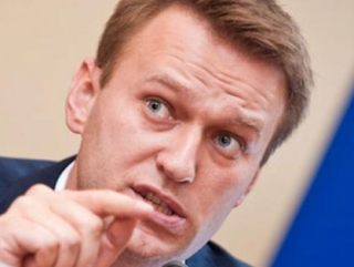 «Единая Россия» хочет засудить Навального