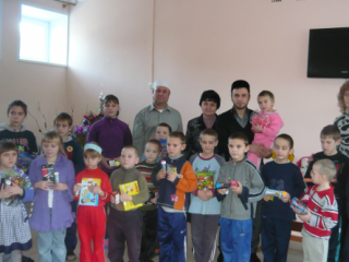 Новый пензенский муфтият одарил детей знаками внимания
