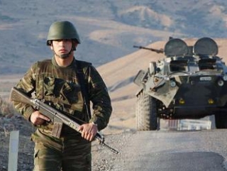 Турция развертывает дополнительные войска на сирийской границе