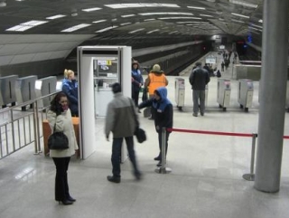 Пассажиров метро обяжут проходить досмотр