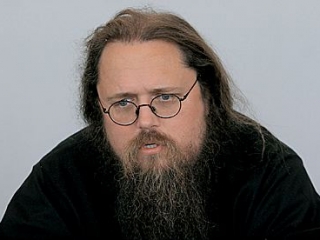Андрей Кураев начал кампанию за «дезинфекцию» церковных рядов