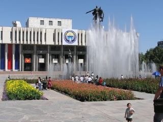 Одну из главных улиц Бишкека назовут в честь Владимира Путина