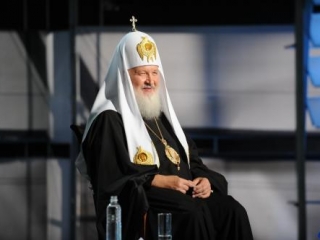 Патриарх: священнослужители РПЦ должны быть поверх схватки