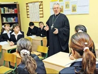 В Госдуме хотят убрать религию из школ