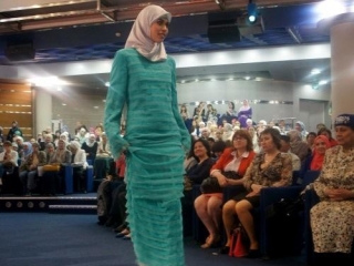 На «Islamic Clothes» презентовали антиэкстремистскую коллекцию