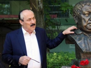 Абдулатипов предложил создать Дагестанский дом в Петербурге