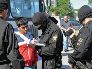Мигранты жалуются на облавы после убийства в Пушкино